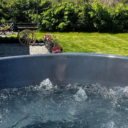 Goralski Na Ubocy Z Jacuzzi Шале *